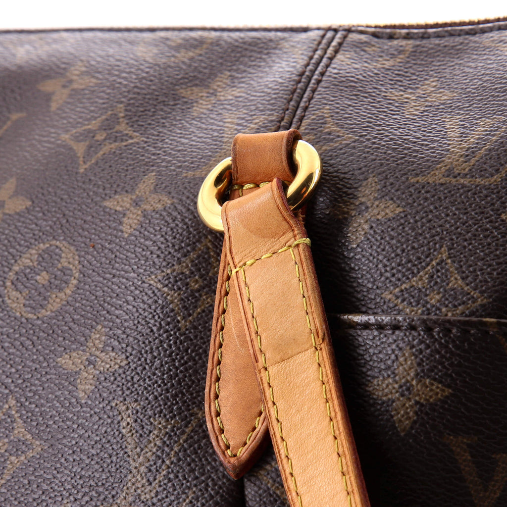 Totally Handbag Monogram Canvas MM