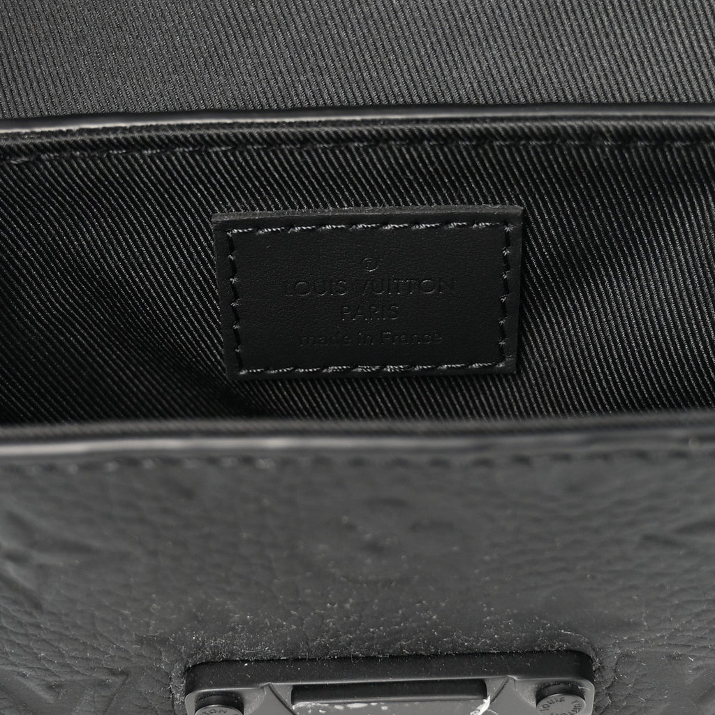 Taurillon Monogram Pico S Lock Ultra Black